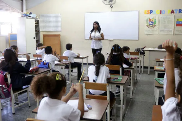 docentes-maestra-salon-clases