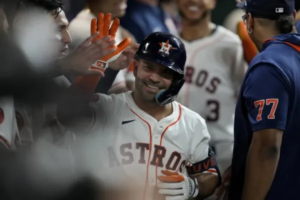 tsize_600x400_ALTUVE-DE-4-4