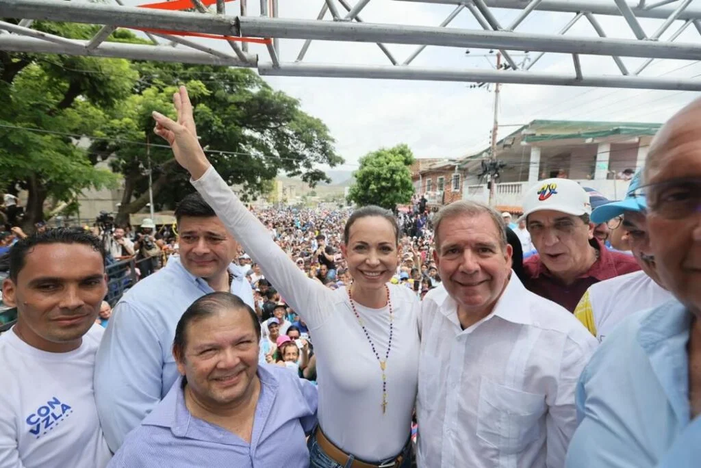 Edmundo-Gonzalez-desde-La-Victoria