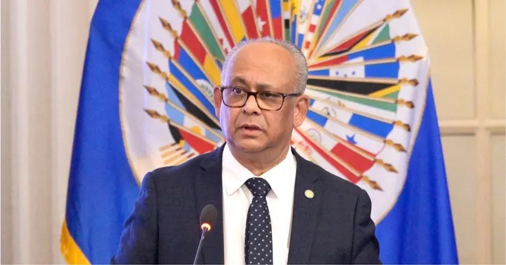 Albert Ramdin OEA