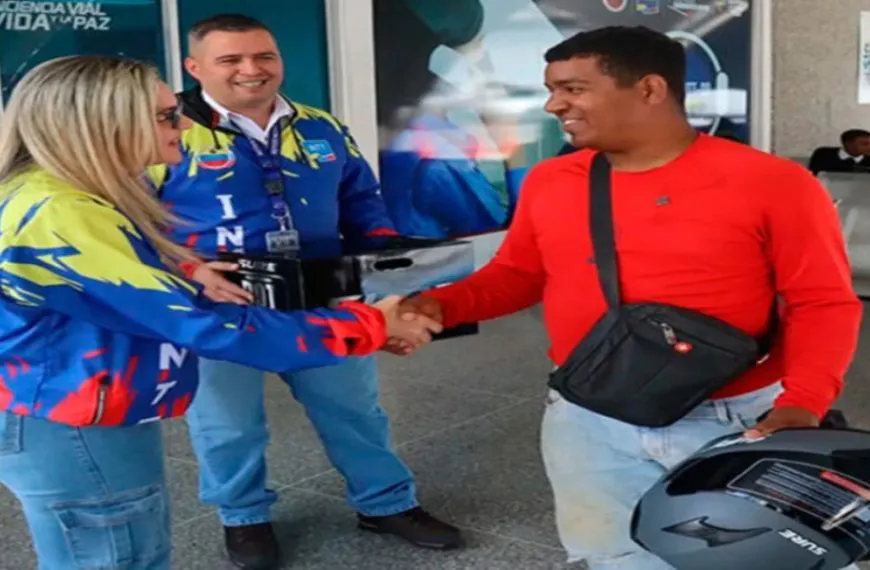 ¡ATENTOS-INTT-lanza-cambia-tu-casco-viejo-por-uno-nuevo-870x570