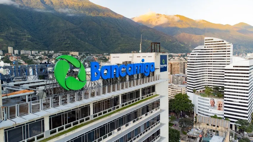 BancamigaFachadaNueva