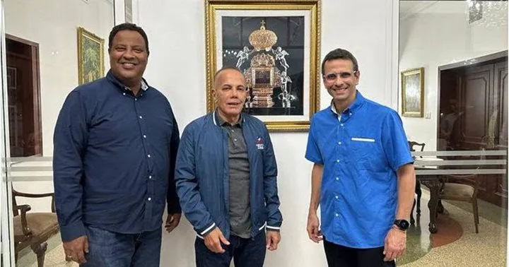 Capriles+UNT