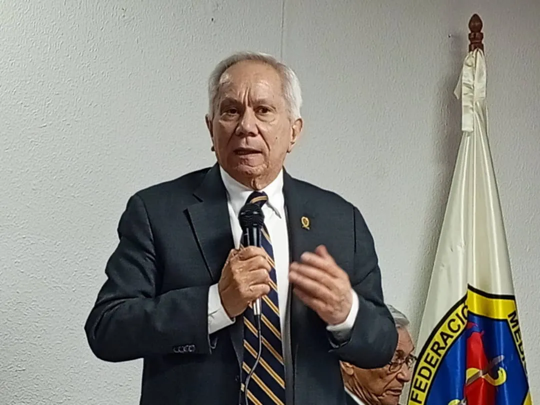 Douglas León Natera 