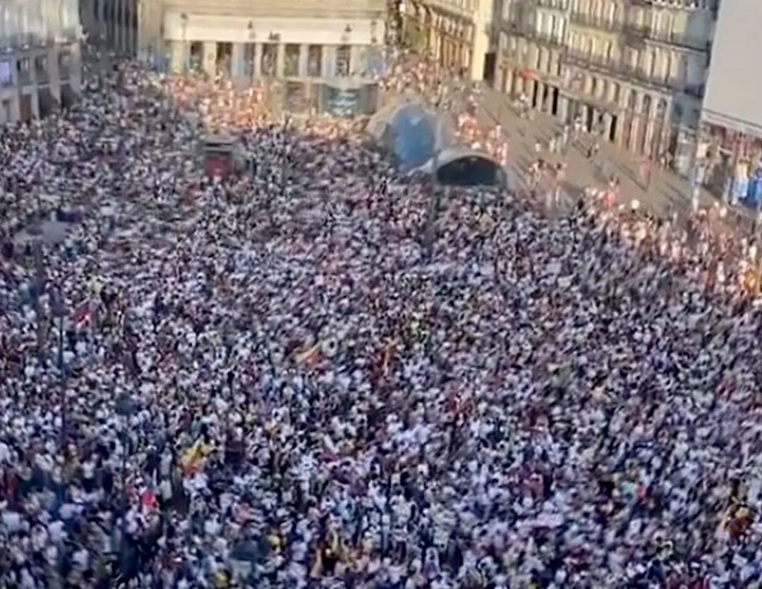 Puerta-del-Sol-Madrid5